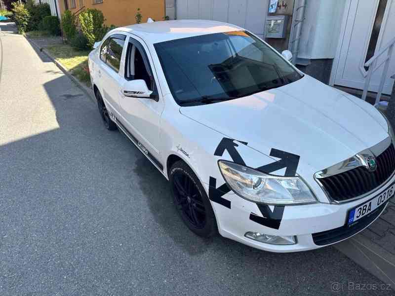 Škoda Octavia 1,6 2012 - foto 9