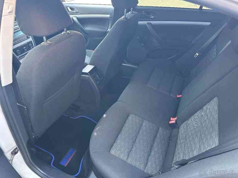 Škoda Octavia 1,6 2012 - foto 7