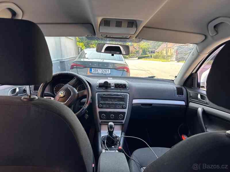 Škoda Octavia 1,6 2012 - foto 12