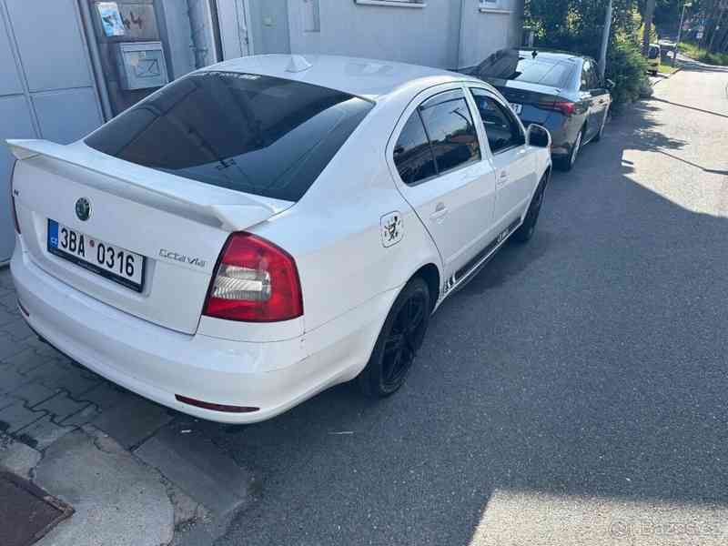Škoda Octavia 1,6 2012 - foto 11