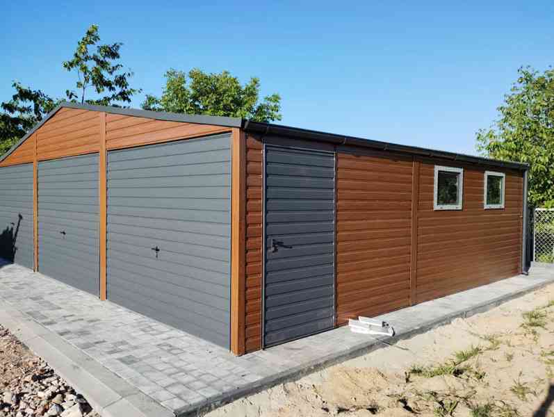 Plechová garáž 9x6m sedlová střecha, 3x výklopná vrata TS328 - foto 3