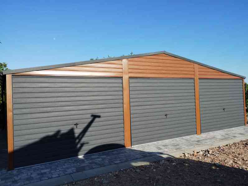 Plechová garáž 9x6m sedlová střecha, 3x výklopná vrata TS328 - foto 2
