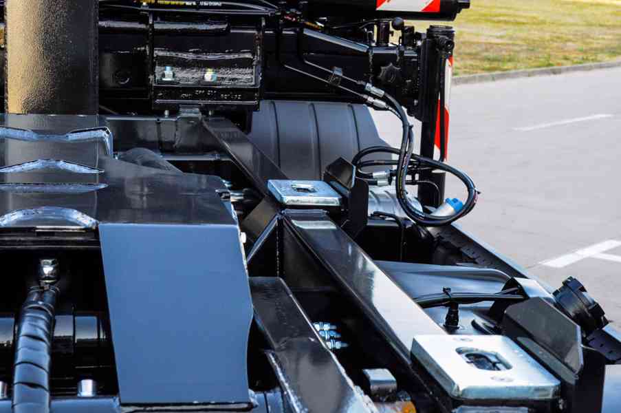 MERCEDES ATEGO 1218 NOVÝ HÁKOVÝ NOSIČ KONTEJNERŮ + HYDR. RUK - foto 25