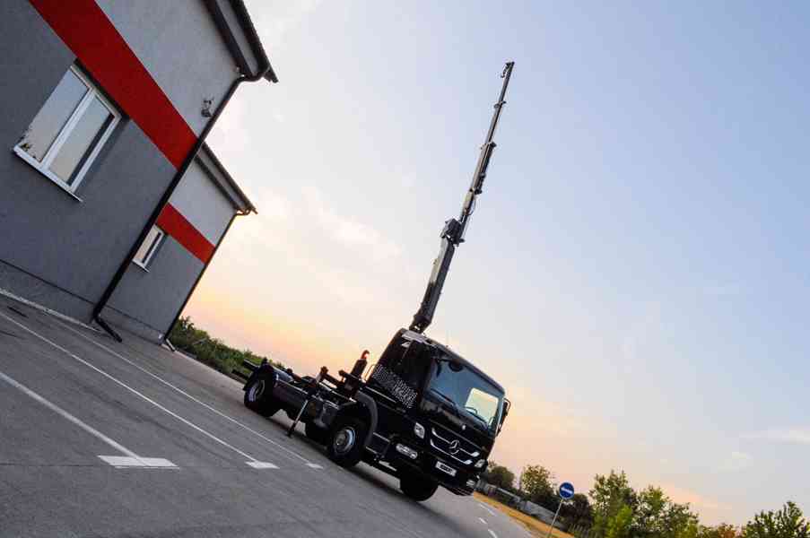 MERCEDES ATEGO 1218 NOVÝ HÁKOVÝ NOSIČ KONTEJNERŮ + HYDR. RUK - foto 94