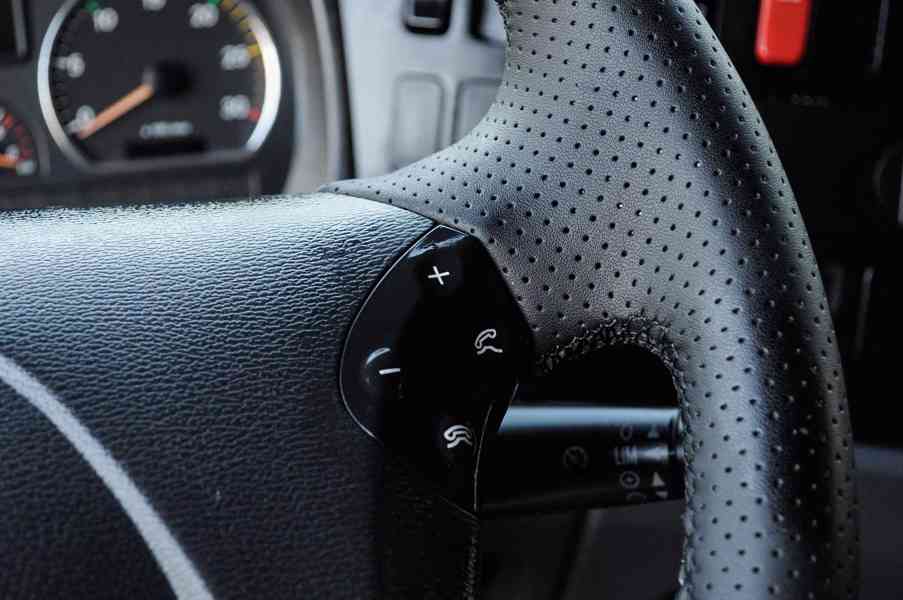 MERCEDES ATEGO 1218 NOVÝ HÁKOVÝ NOSIČ KONTEJNERŮ + HYDR. RUK - foto 55