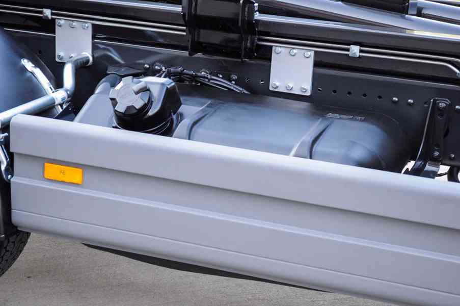 MERCEDES ATEGO 1218 NOVÝ HÁKOVÝ NOSIČ KONTEJNERŮ + HYDR. RUK - foto 13