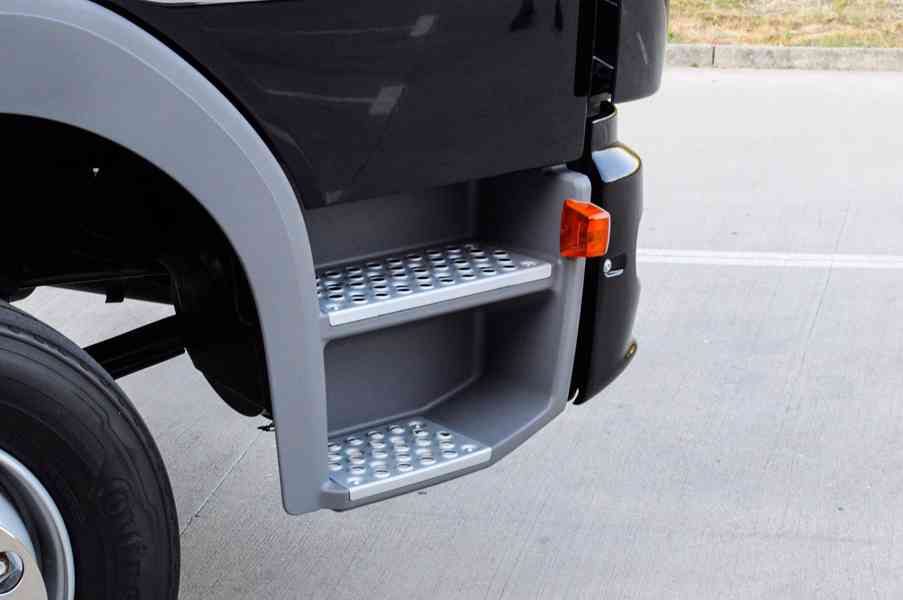 MERCEDES ATEGO 1218 NOVÝ HÁKOVÝ NOSIČ KONTEJNERŮ + HYDR. RUK - foto 9