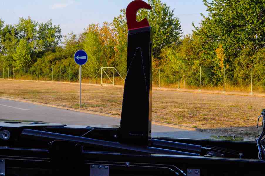 MERCEDES ATEGO 1218 NOVÝ HÁKOVÝ NOSIČ KONTEJNERŮ + HYDR. RUK - foto 12
