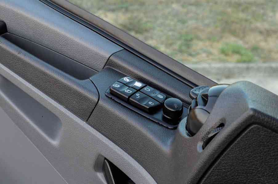 MERCEDES ATEGO 1218 NOVÝ HÁKOVÝ NOSIČ KONTEJNERŮ + HYDR. RUK - foto 54