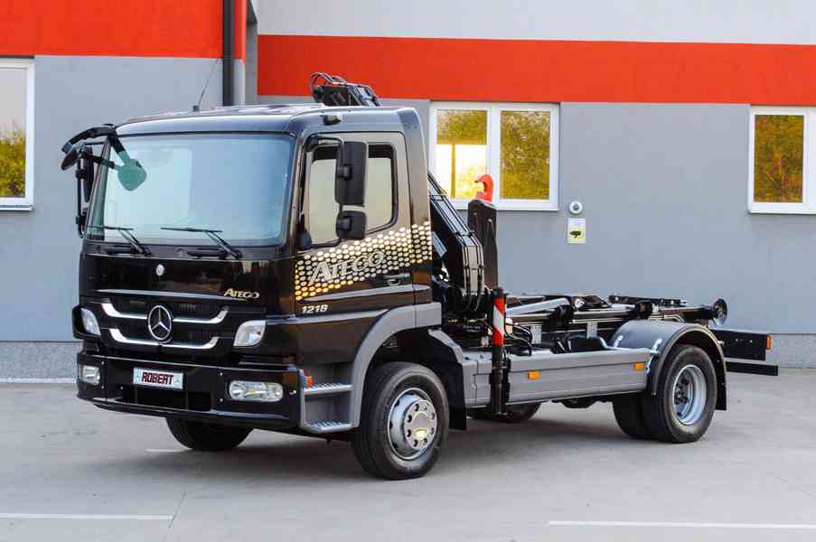 MERCEDES ATEGO 1218 NOVÝ HÁKOVÝ NOSIČ KONTEJNERŮ + HYDR. RUK - foto 3