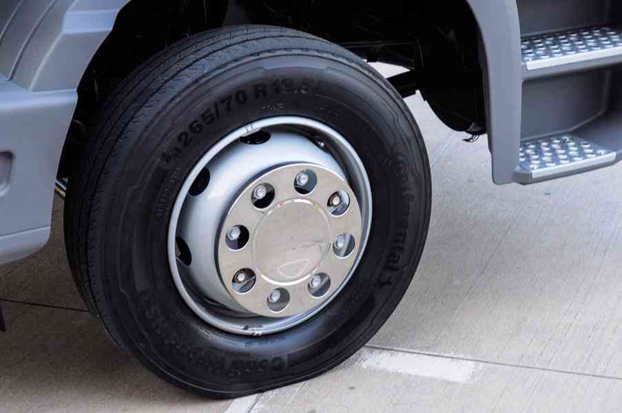 MERCEDES ATEGO 1218 NOVÝ HÁKOVÝ NOSIČ KONTEJNERŮ + HYDR. RUK - foto 10