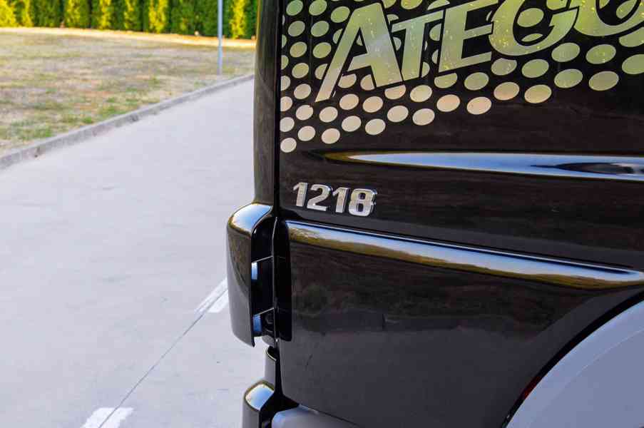 MERCEDES ATEGO 1218 NOVÝ HÁKOVÝ NOSIČ KONTEJNERŮ + HYDR. RUK - foto 37