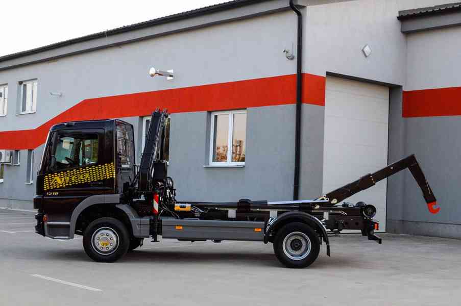MERCEDES ATEGO 1218 NOVÝ HÁKOVÝ NOSIČ KONTEJNERŮ + HYDR. RUK - foto 77
