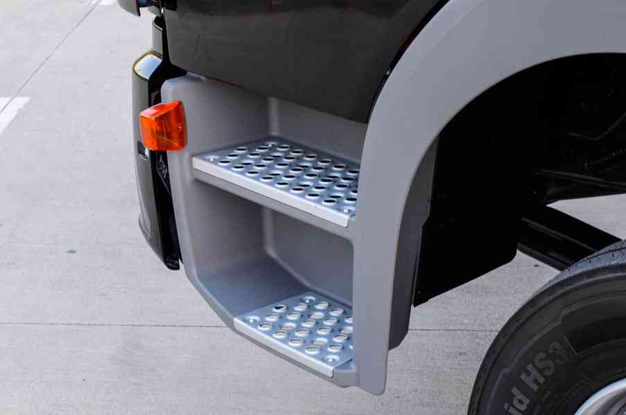 MERCEDES ATEGO 1218 NOVÝ HÁKOVÝ NOSIČ KONTEJNERŮ + HYDR. RUK - foto 36