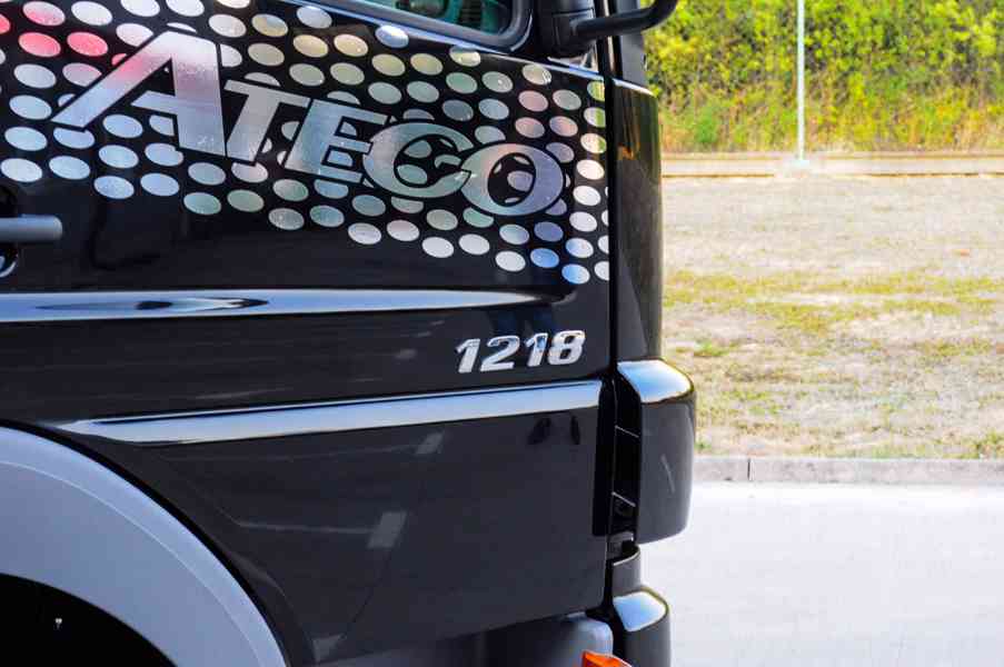 MERCEDES ATEGO 1218 NOVÝ HÁKOVÝ NOSIČ KONTEJNERŮ + HYDR. RUK - foto 8