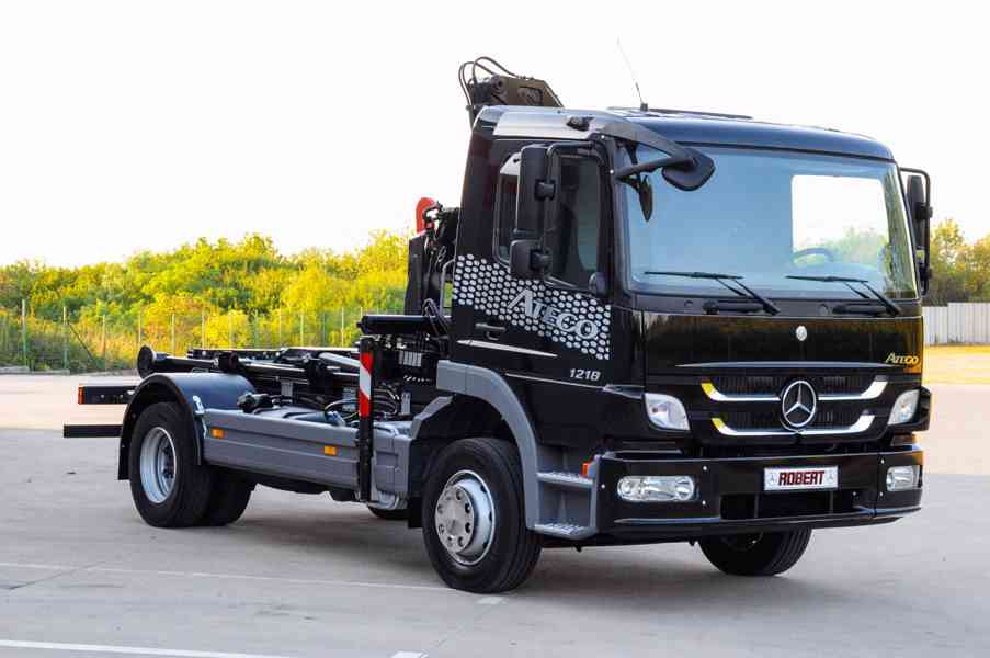 MERCEDES ATEGO 1218 NOVÝ HÁKOVÝ NOSIČ KONTEJNERŮ + HYDR. RUK