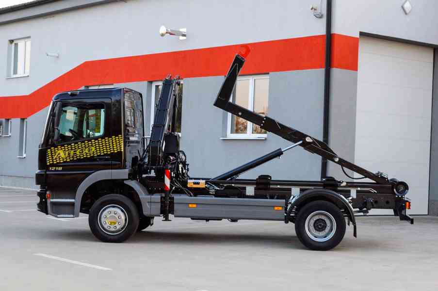 MERCEDES ATEGO 1218 NOVÝ HÁKOVÝ NOSIČ KONTEJNERŮ + HYDR. RUK - foto 82