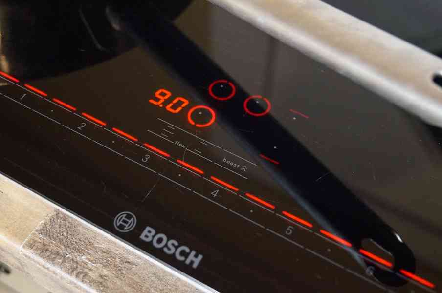Sklokeramická indukční varná deska Bosch HMI 50 IT, šířka 82 - foto 3