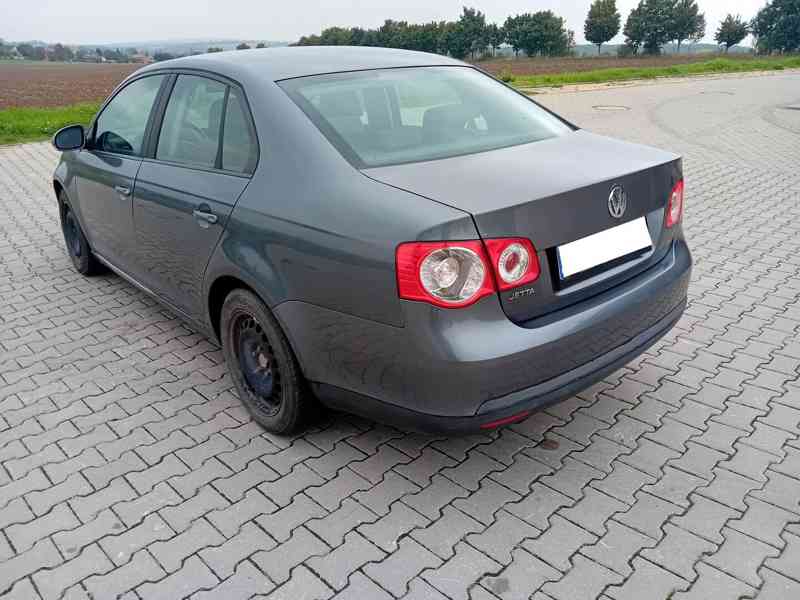 Volkswagen Jetta 1.6 MPI Comfortline - foto 4
