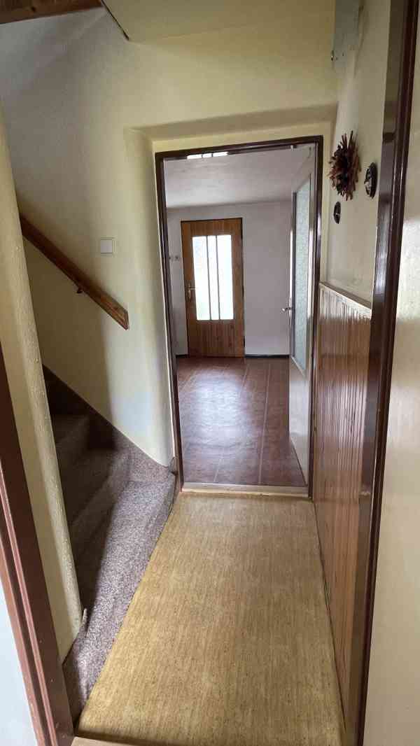 Prodej rodinného domu v Chorušicích - foto 8