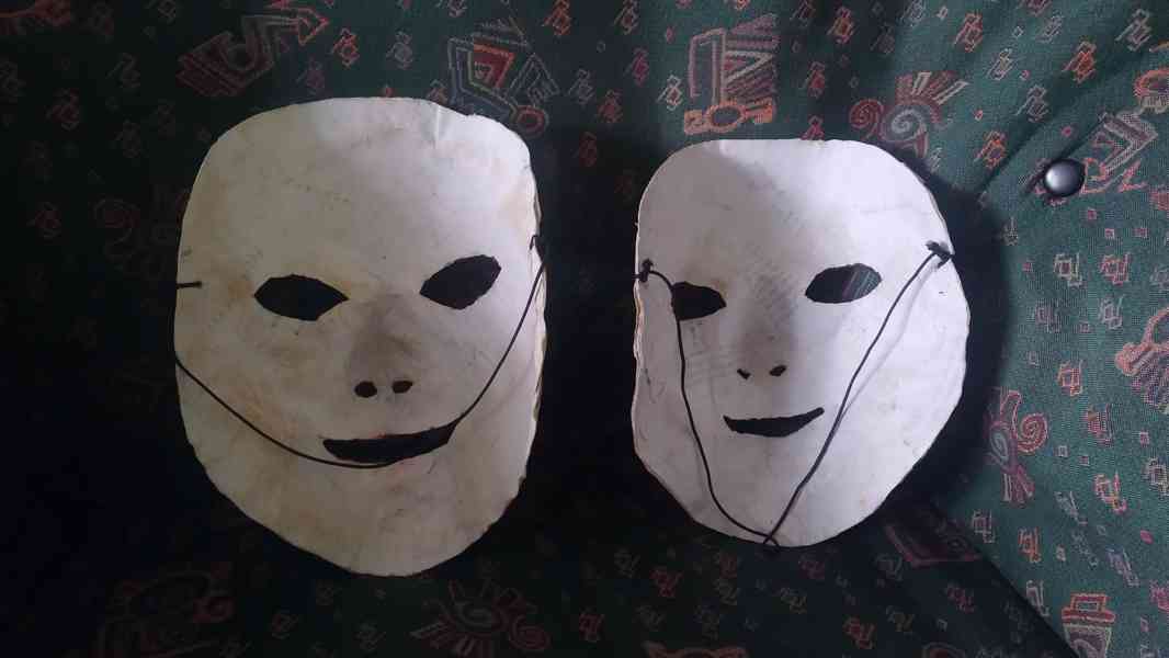 Papírové masky, ženská tvář - foto 3