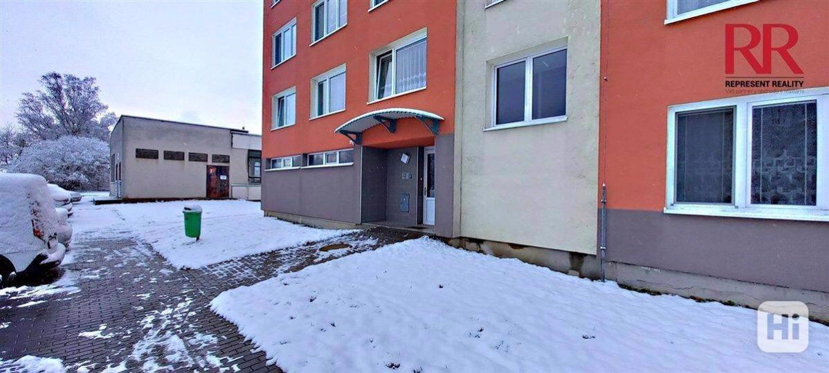 Prodej bytu 3+1 s balkonem v Českých Velenicích po rekonstrukci - foto 24