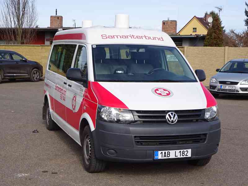 VW Transporter 2.5 TDI SANITKA r.v.2012 (103 kw)AUTOMAT - foto 1