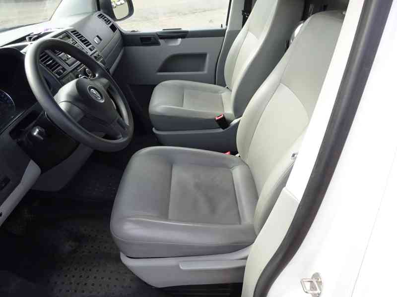 VW Transporter 2.5 TDI SANITKA r.v.2012 (103 kw)AUTOMAT - foto 10