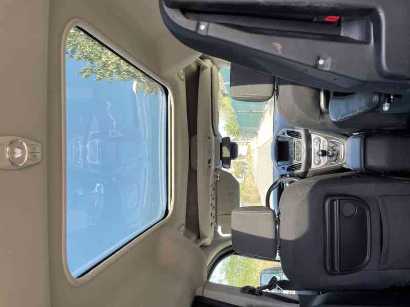 Ford Tourneo pro převoz vozíčkáře - foto 12
