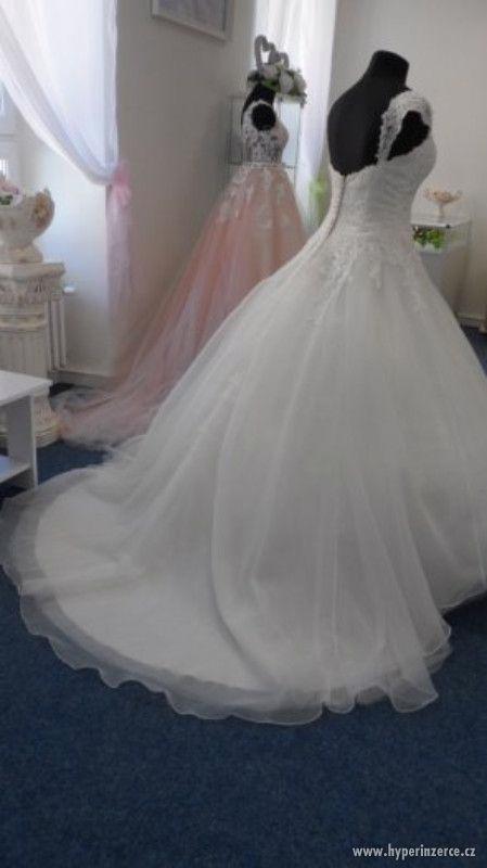 svatební šaty s vlečkou velikost 44 - foto 4