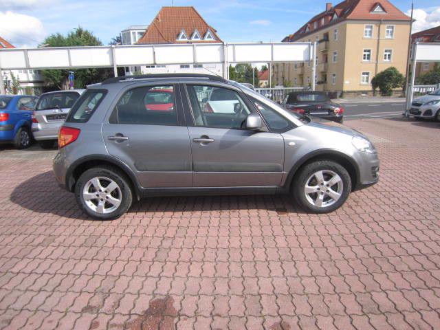 Suzuki SX4 1,6i Club 4x4 benzín 88kw - foto 11