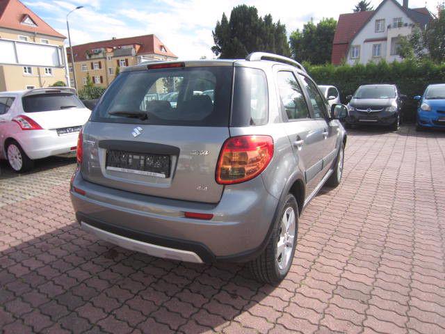 Suzuki SX4 1,6i Club 4x4 benzín 88kw - foto 17