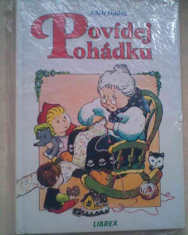 Plná krabice různých hraček, her - foto 2