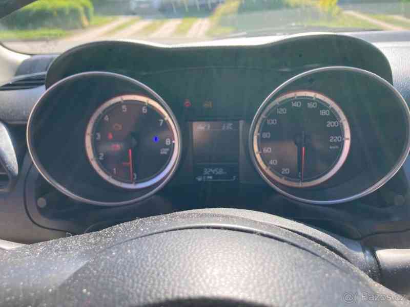 Suzuki Swift - foto 12