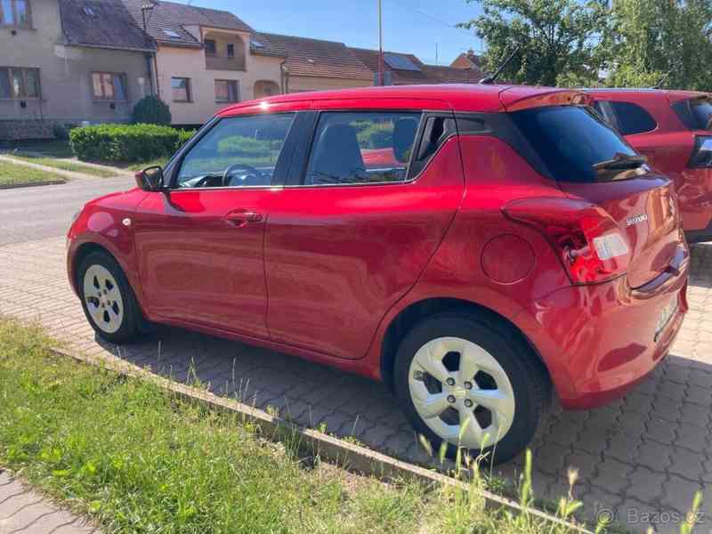 Suzuki Swift - foto 2