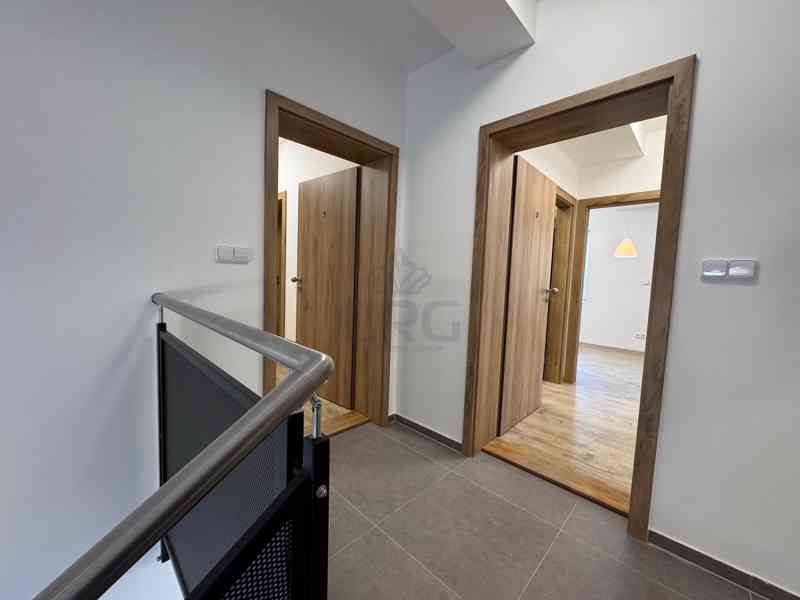 EXKLUZIVNĚ K PRONÁJMU DESIGNOVÝ MEZONET 4+kk „ROSTĚNICE-ZVON - foto 17