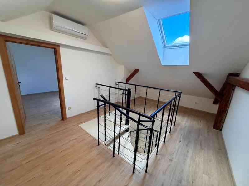 EXKLUZIVNĚ K PRONÁJMU DESIGNOVÝ MEZONET 4+kk „ROSTĚNICE-ZVON - foto 9