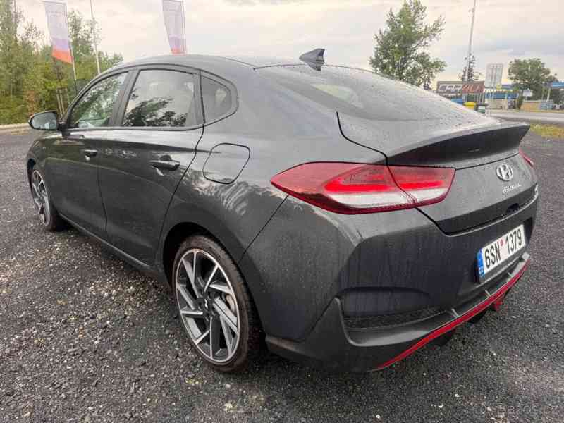 Hyundai i30 1,5   T-Gdi benzin 118 kW N Line - foto 8