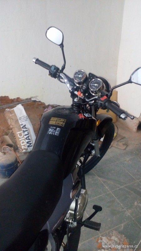 Prodám motocykl Romet Zetka 125 – téměř nová! - foto 7