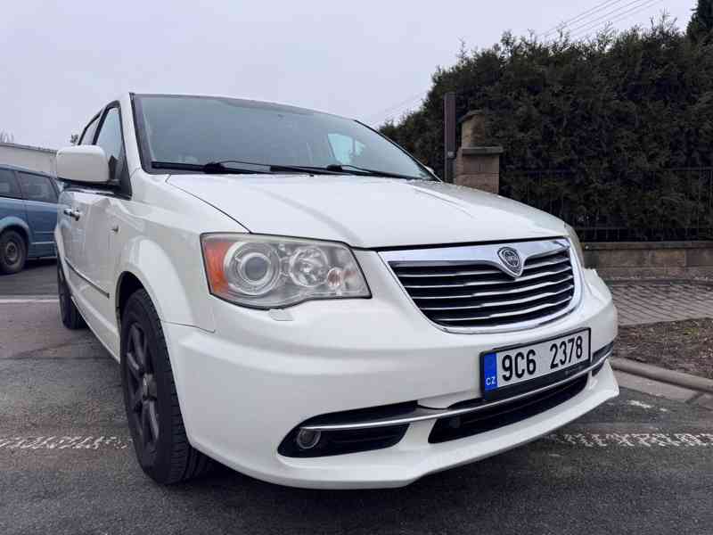 Lancia Voyager 3,6 DVD Gold RT Nový model 2012 - foto 6