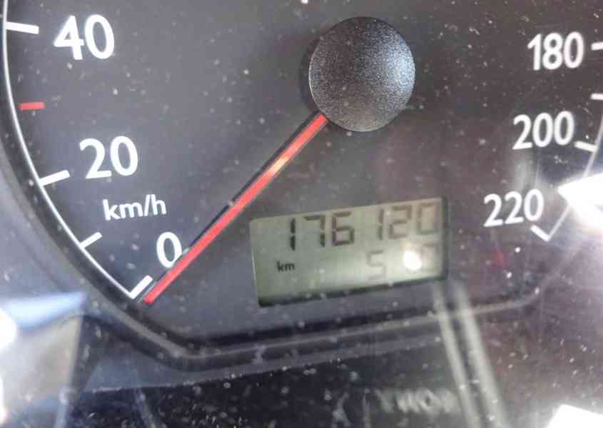 VW POLO 1.2i r.v.2004 STK:4/2026 KOUPENO V ČR - foto 7