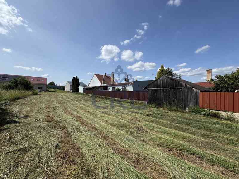 PRODEJ STAVEBNÍHO POZEMKU O CP 565 m2 V HRUŠOVANECH U BRNA - foto 2