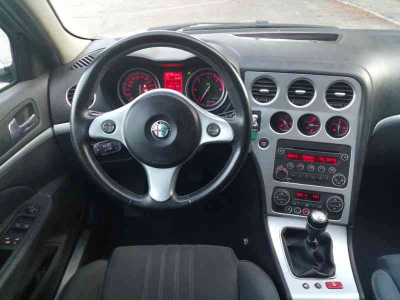Alfa Romeo 159 1.9 JTD - foto 10