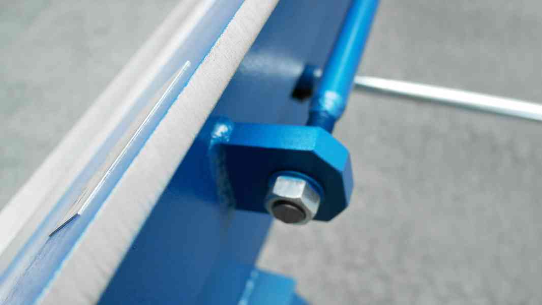 4metrová-ohýbačka-plechů Ruční ohýbačka na plech 4140mm/0,8m - foto 4