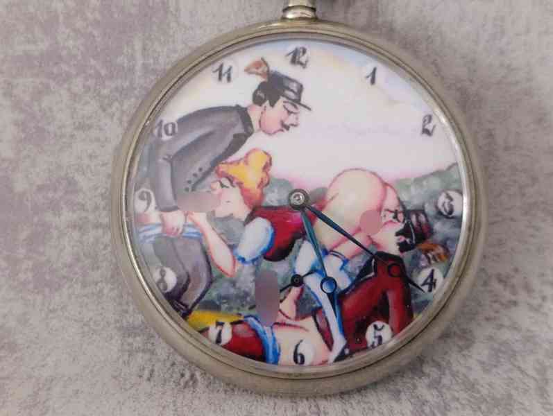 Staré 54mm velké švýcarské kapesní hodinky DOXA erotika - foto 6