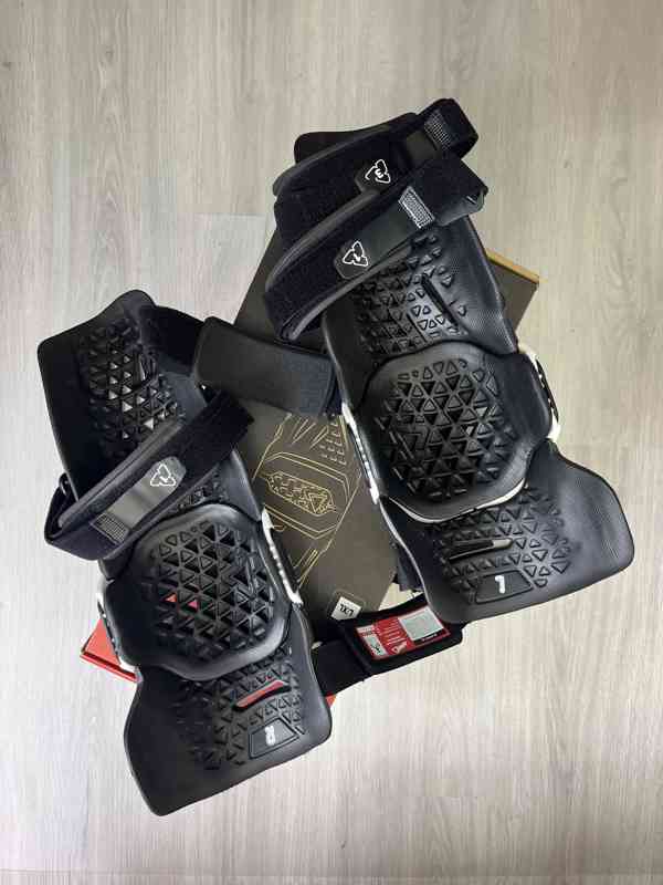 Kloubové chrániče kolen Leatt Dual Axis Pro  L/XL - foto 5