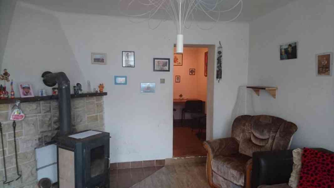 Nové Strašecí - prodej RD s pozemkem 372 m2 - foto 2