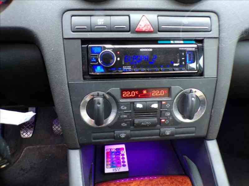 Audi A3 1,6 i KLIMA,BOSE SoundSystem - foto 7