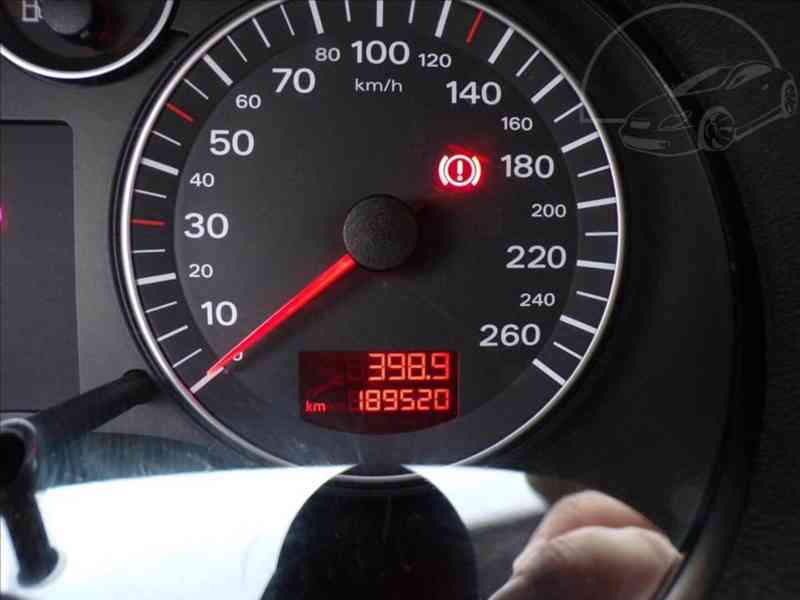 Audi A3 1,6 i KLIMA,BOSE SoundSystem - foto 6