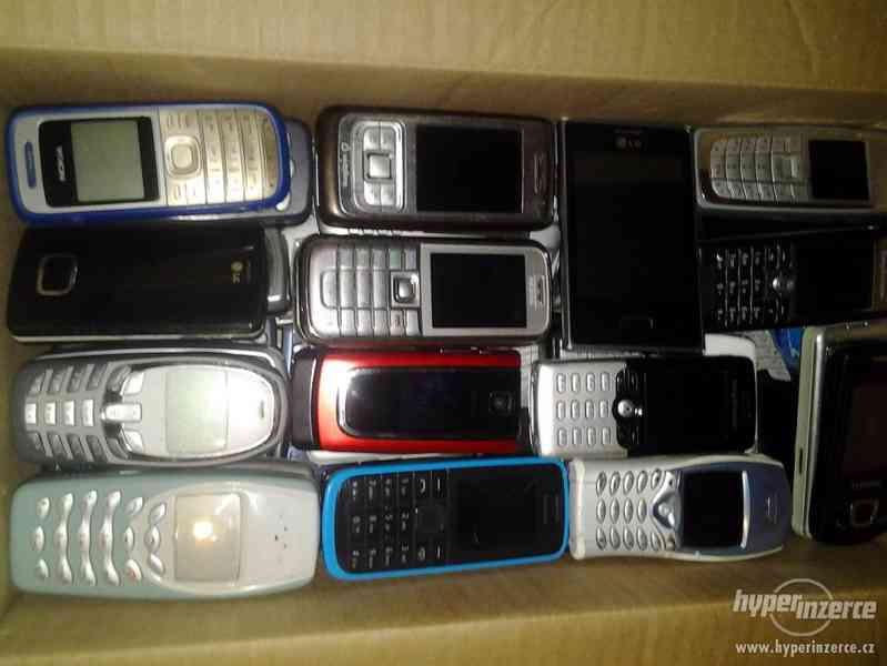 Mobilní telefony ze zrušeného bazaru-JEN V CELKU -spěchá - foto 2